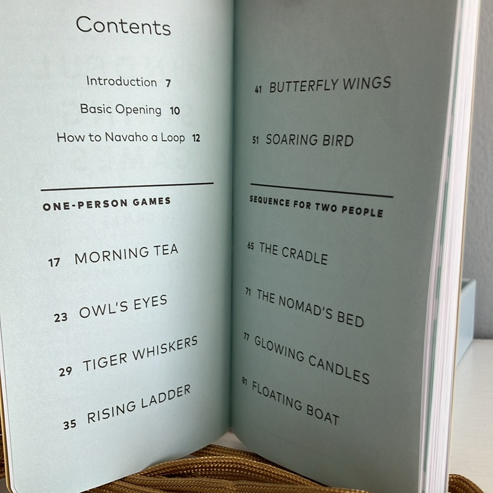 Chronicle Books - Mindful String Games - Picture 5 of 5